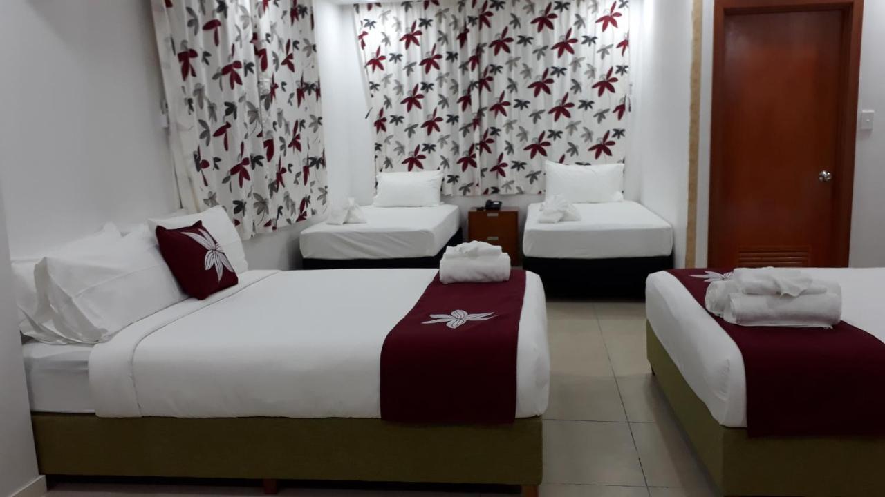 Alec'S Hotel 阿皮亚 外观 照片