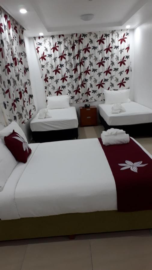 Alec'S Hotel 阿皮亚 外观 照片