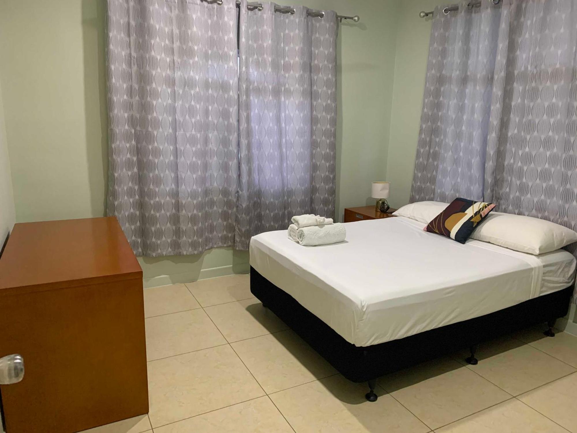 Alec'S Hotel 阿皮亚 外观 照片